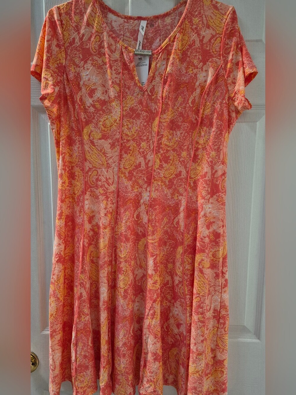 NY Collection Coral and Yellow Short Sleeve V-Neck Swing Top